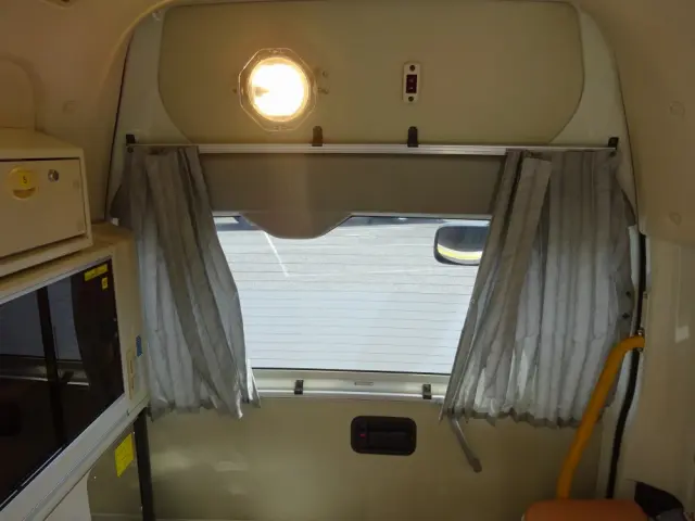 トヨタ ハイエース CBF-TRH221S(2WD)の写真14