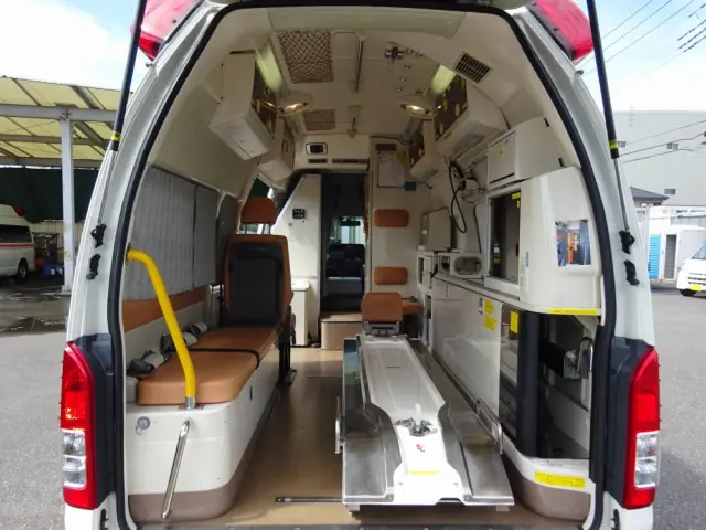 トヨタ ハイエース CBF-TRH221S(2WD)の写真16