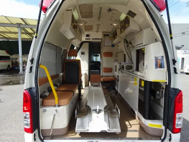 トヨタ ハイエース CBF-TRH221S(2WD)の写真17