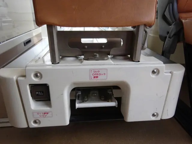 トヨタ ハイエース CBF-TRH221S(2WD)の写真18