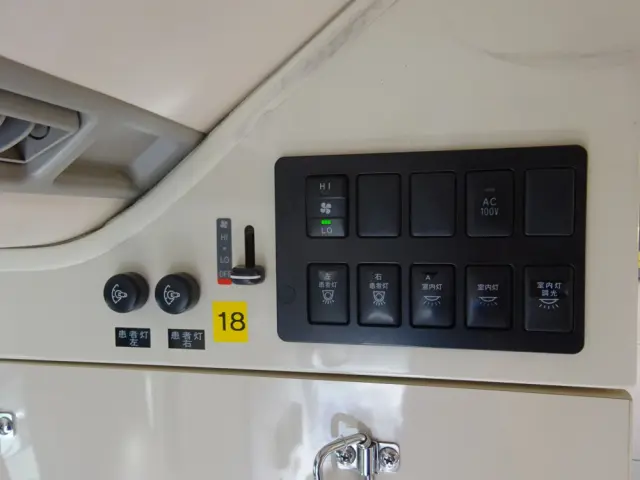 トヨタ ハイエース CBF-TRH221S(2WD)の写真25