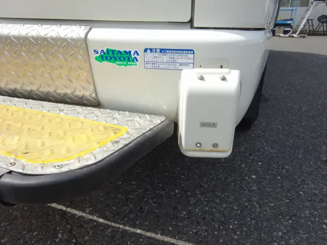 トヨタ ハイエース CBF-TRH221S(2WD)の写真28