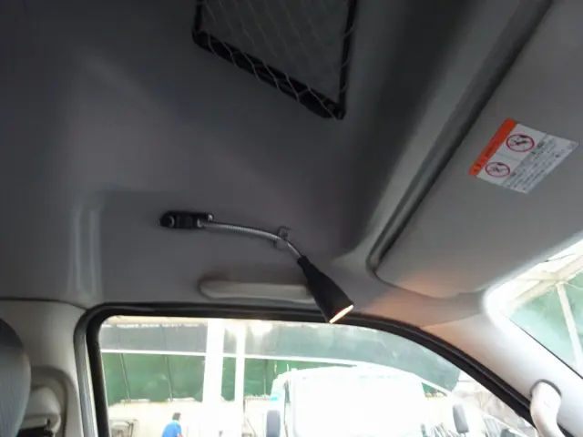 トヨタ ハイエース CBF-TRH221S(2WD)の写真39