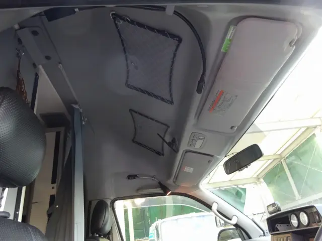 トヨタ ハイエース CBF-TRH221S(2WD)の写真40