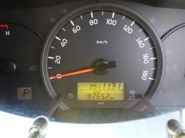 トヨタ ハイエース CBF-TRH221S(2WD)の写真49