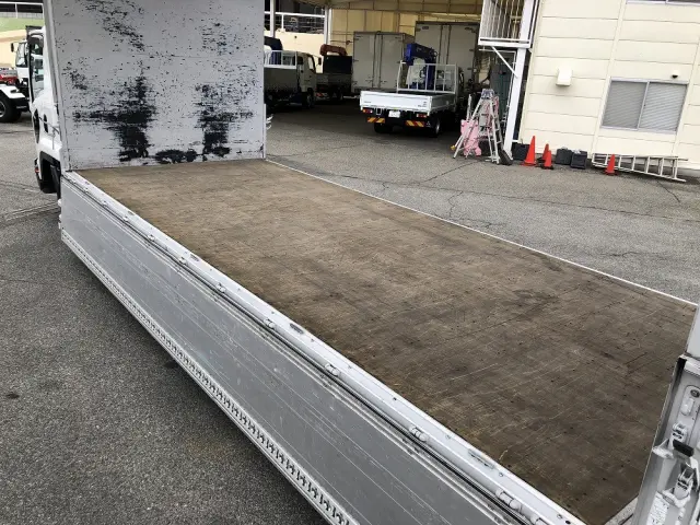 いすゞ フォワード 2RG-FRR90S2(2WD)の写真15