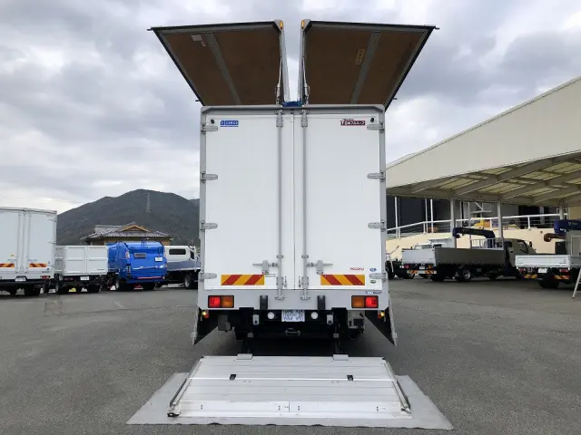 いすゞ フォワード 2RG-FRR90S2(2WD)の写真18