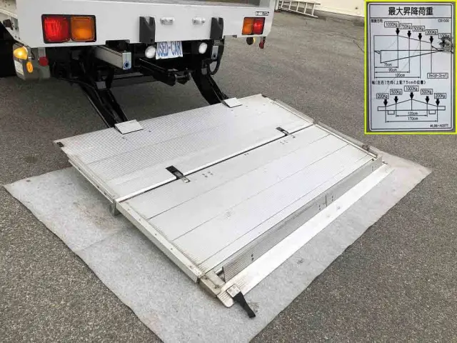 いすゞ フォワード 2RG-FRR90S2(2WD)の写真23