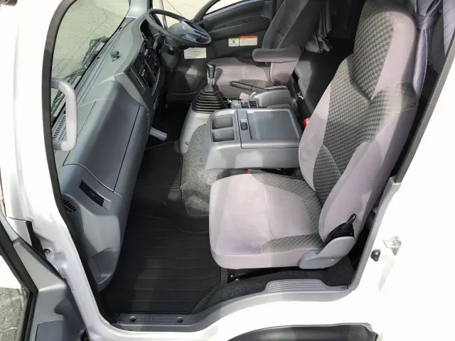 いすゞ フォワード 2RG-FRR90S2(2WD)の写真33