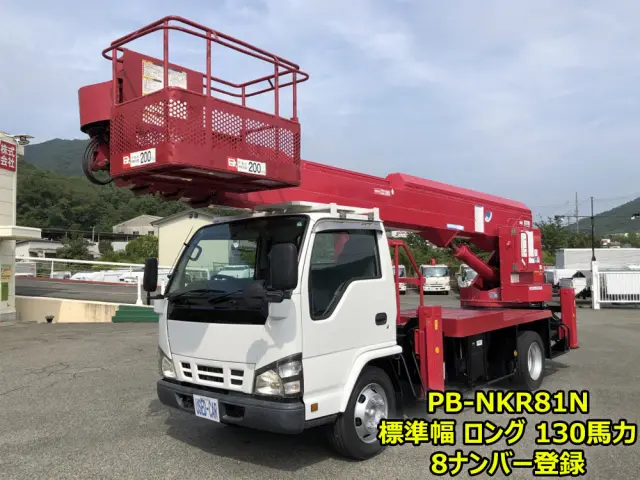 いすゞ エルフ PB-NKR81N(2WD)の写真1
