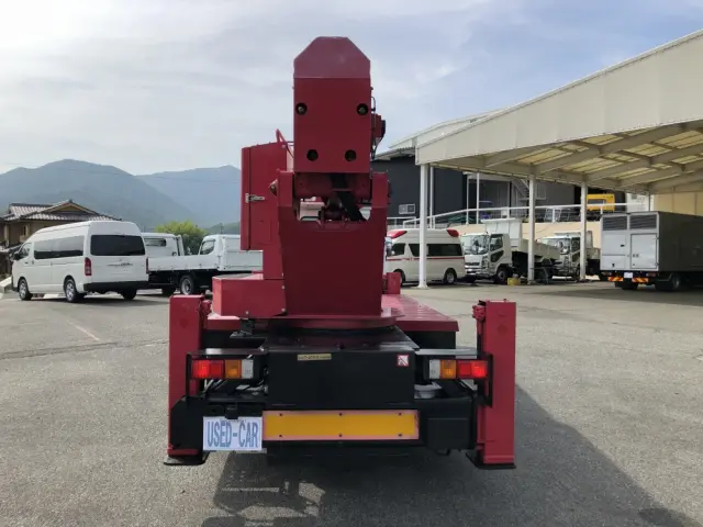 いすゞ エルフ PB-NKR81N(2WD)の写真3