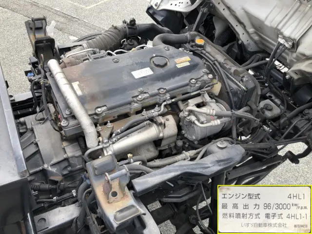 いすゞ エルフ PB-NKR81N(2WD)の写真10