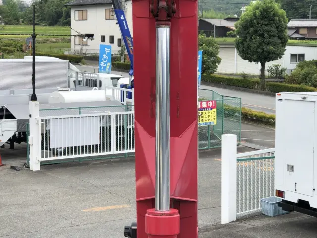 いすゞ エルフ PB-NKR81N(2WD)の写真26