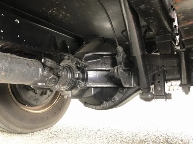 いすゞ エルフ PB-NKR81N(2WD)の写真32