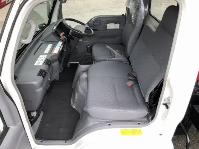 いすゞ エルフ PB-NKR81N(2WD)の写真35