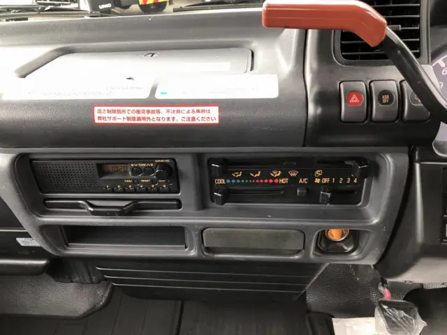 いすゞ エルフ PB-NKR81N(2WD)の写真39