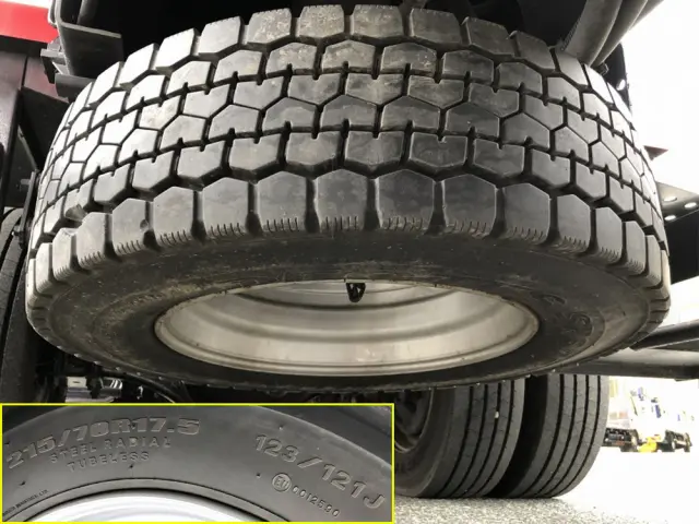 いすゞ エルフ PB-NKR81N(2WD)の写真44