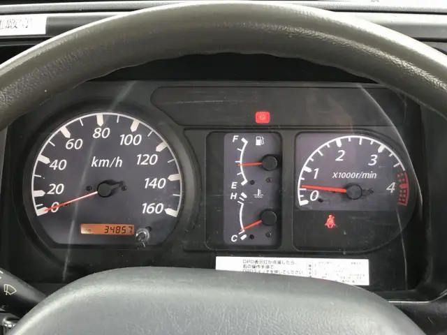 いすゞ エルフ PB-NKR81N(2WD)の写真47