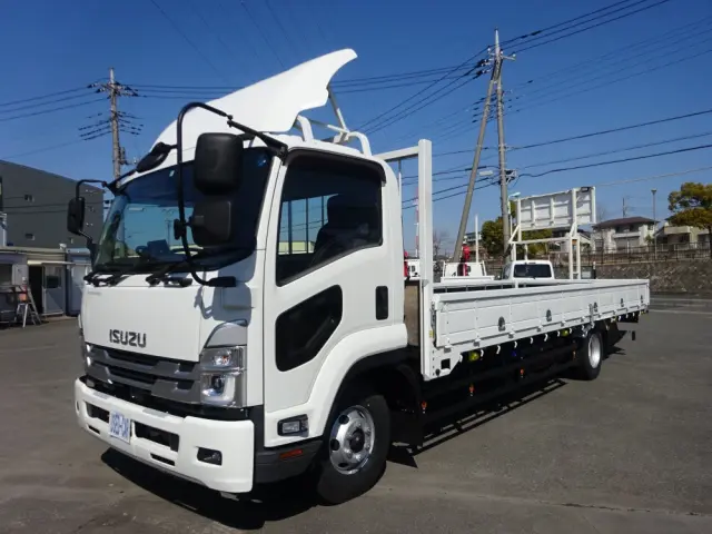 いすゞ フォワード 2RG-FRR90T2(2WD)の写真1