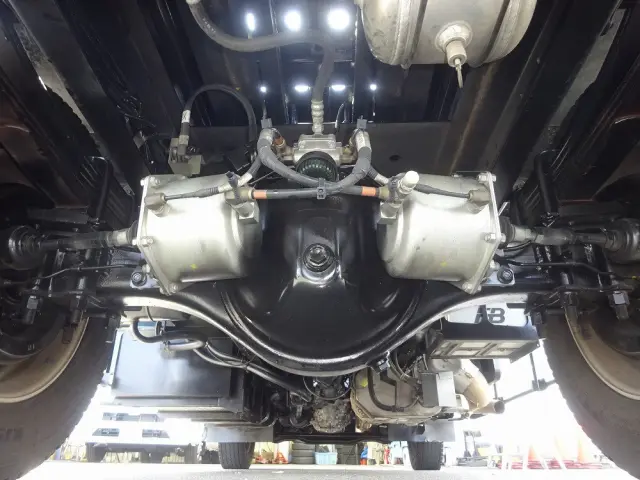 いすゞ フォワード 2RG-FRR90S2(2WD)の写真9