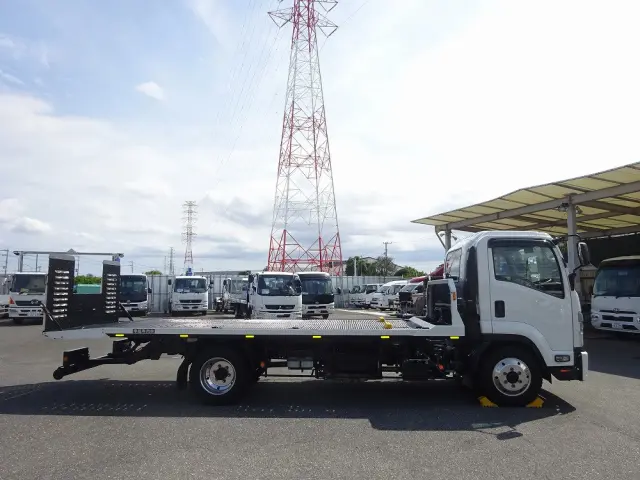 いすゞ フォワード 2RG-FRR90S2(2WD)の写真11