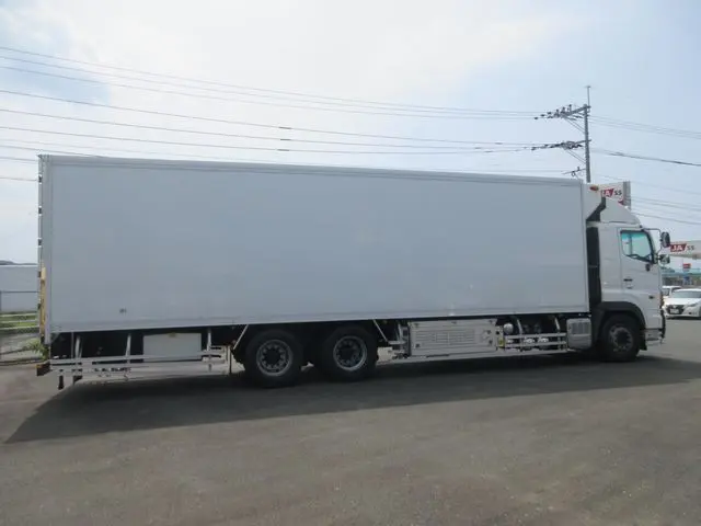日野 プロフィア LKG-FR1EXBG(6x2)の写真10