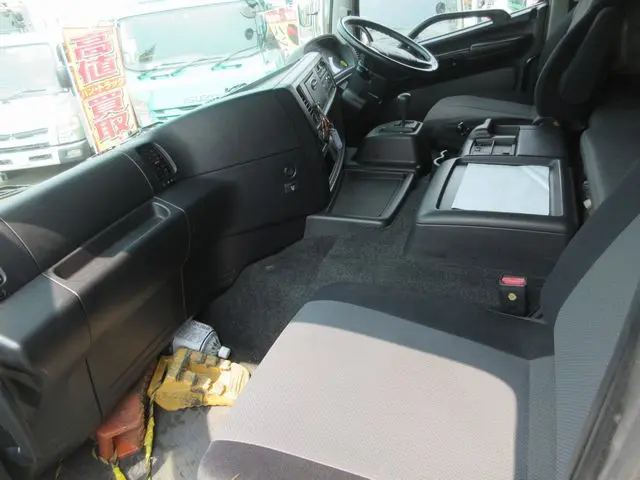 日野 プロフィア LKG-FR1EXBG(6x2)の写真35