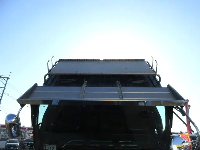 いすゞ ギガ QKG-CYM77A(6x2)の写真6