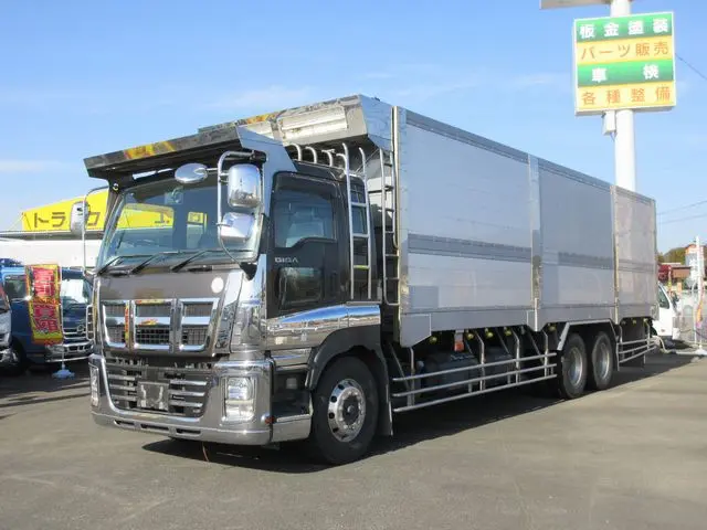 いすゞ ギガ QKG-CYM77A(6x2)の写真7