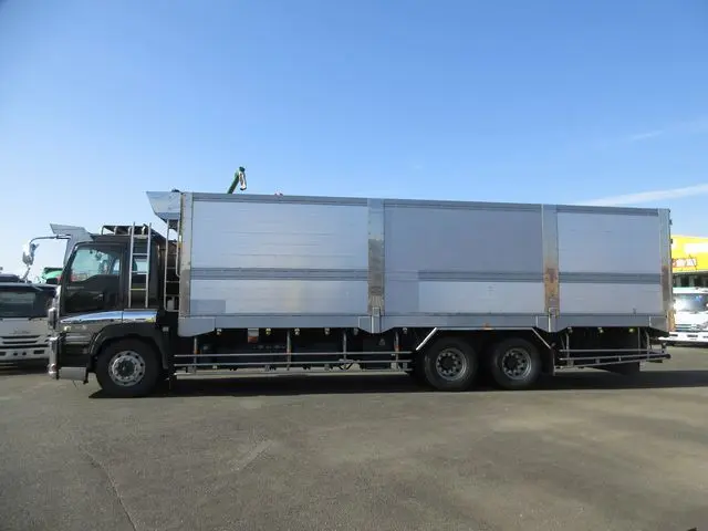 いすゞ ギガ QKG-CYM77A(6x2)の写真10