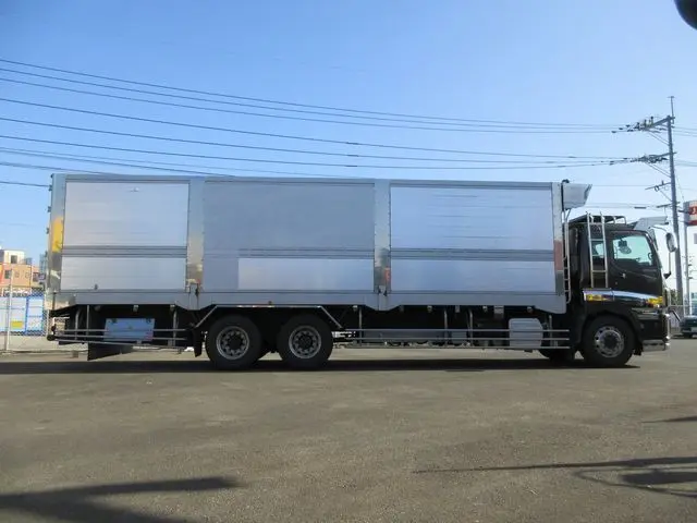 いすゞ ギガ QKG-CYM77A(6x2)の写真11