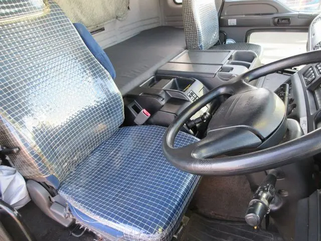 いすゞ ギガ QKG-CYM77A(6x2)の写真34