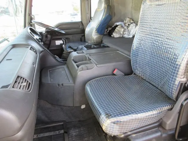 いすゞ ギガ QKG-CYM77A(6x2)の写真36