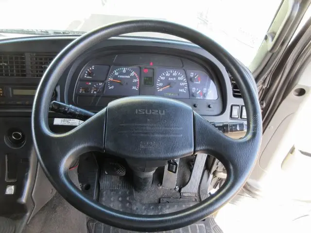 いすゞ ギガ QKG-CYM77A(6x2)の写真38