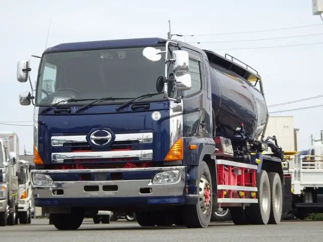 日野 プロフィア QPG-FR1APEA(6x2)の写真1