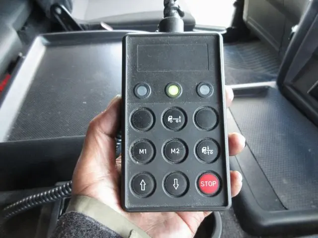 日野 プロフィア QPG-FW1EXWG(8x4)の写真38