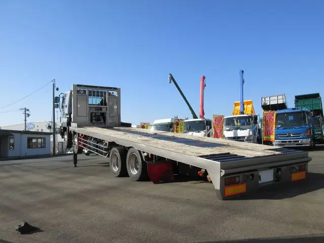 いすゞ ギガ PDG-CYH77W8(8x4)の写真2