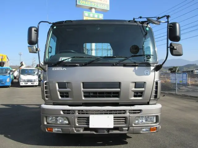 いすゞ ギガ PDG-CYH77W8(8x4)の写真4