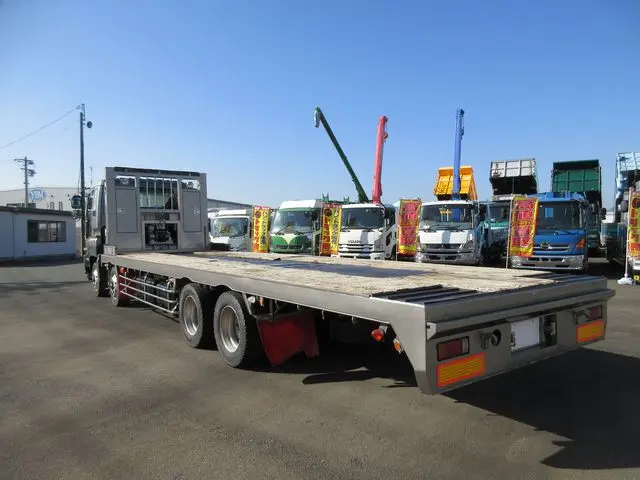 いすゞ ギガ PDG-CYH77W8(8x4)の写真9