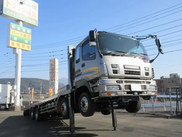 いすゞ ギガ PDG-CYH77W8(8x4)の写真10