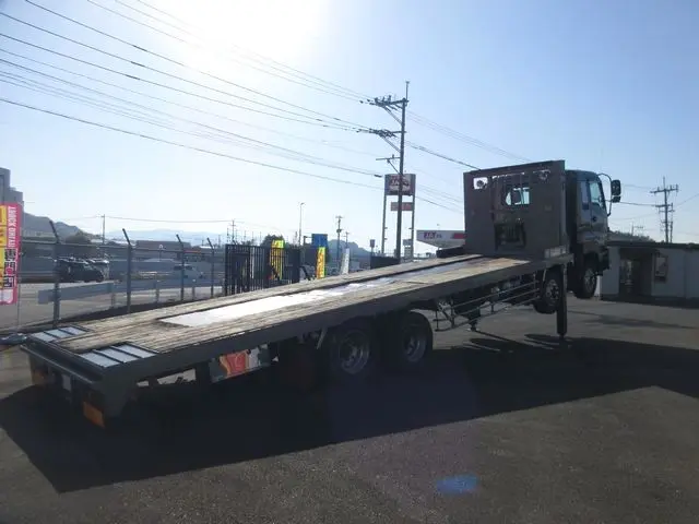 いすゞ ギガ PDG-CYH77W8(8x4)の写真12