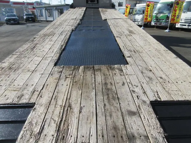 いすゞ ギガ PDG-CYH77W8(8x4)の写真20