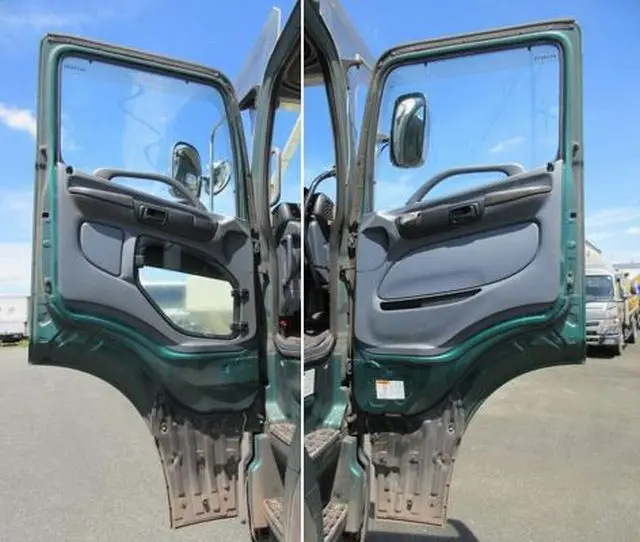 日野 プロフィア BDG-FR1EPYA(6x2)の写真40