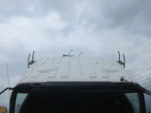 いすゞ ギガ QKG-CYM77A(2WD)の写真5