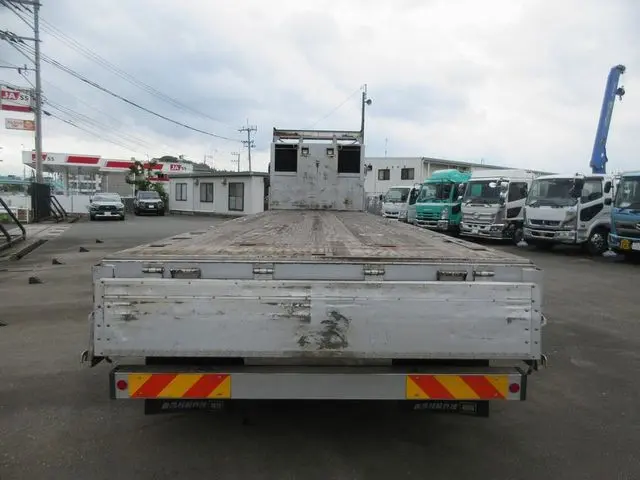 いすゞ ギガ QKG-CYM77A(2WD)の写真11