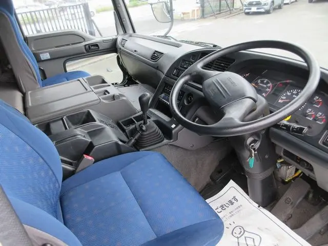 いすゞ ギガ QKG-CYM77A(2WD)の写真28
