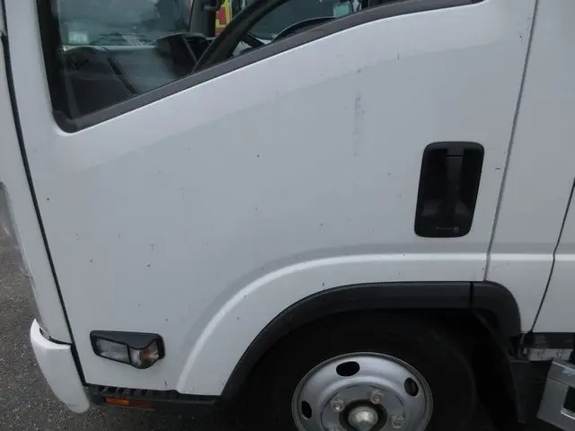 いすゞ エルフ TRG-NPR85AR(2WD)の写真20