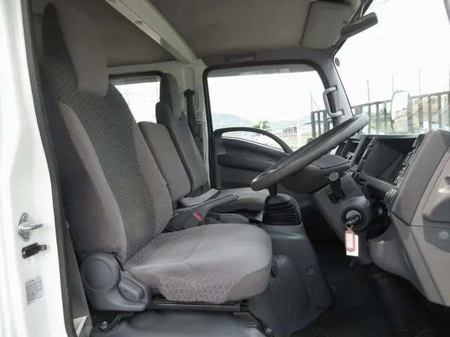 いすゞ エルフ TRG-NPR85AR(2WD)の写真30