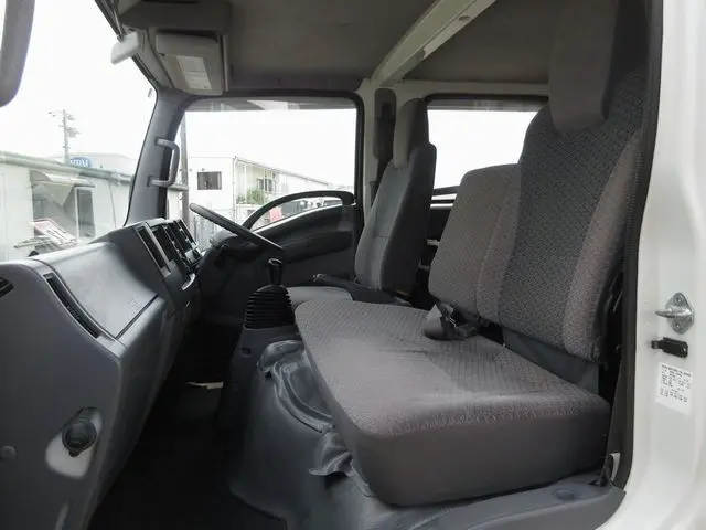 いすゞ エルフ TRG-NPR85AR(2WD)の写真32