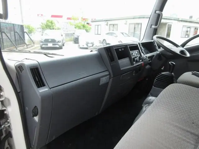 いすゞ エルフ TRG-NPR85AR(2WD)の写真33